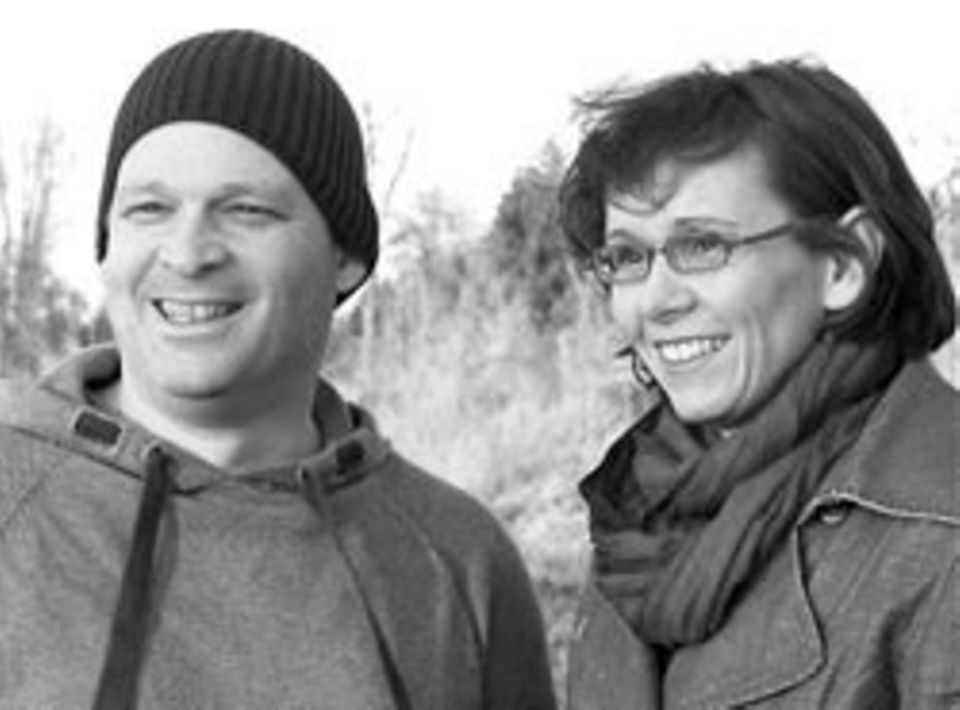 Gender-Marketing: Sascha Verlan und Almut Schnerring sind Eltern dreier Schulkinder, sie haben zwei Mädchen und einen Sohn. Ihr Blog: ich-mach-mir-die-welt.de.