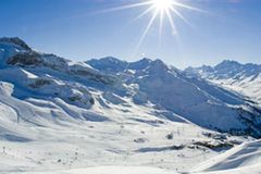 Auf die Skier, fertig, los! Auf die Skier, fertig, los!