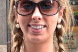 Svenja, 21, trägt eine große Brille mit hell getönten Gläsern, so dass sie immer vollen Durchblick hat. Ihre schöne Brille hat sie von Tom Ford.