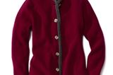 Klassische Trachten-Jacke in Rot mit Holzknöpfen von Georg Maier, um 200 Euro.