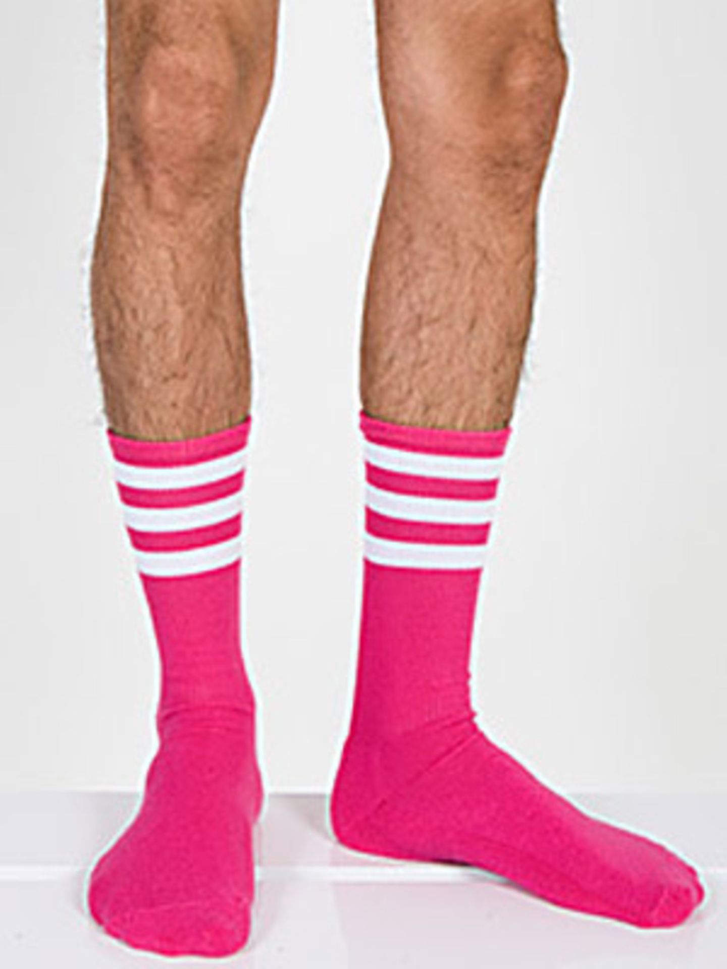 American Apparel. Auch für ihn gibt es Farbe: Socken in Pink für ca. 8 Euro