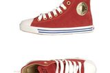 Rot-Weiß-Gold-(Blau): Rote Canvas-Sneakers von DSquared2 über yoox.com, ca. 175 Euro.