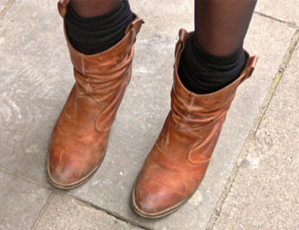 Als kämen sie aus dem wilden Westen: Diese tollen Cowboystiefel gehören Marlu, 16. Die Schülerin aus Hamburg kombiniert ihre Schuhe von Görtz mit schwarzen Stulpen.