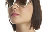 Weiße Oversize-Brillen bleiben weiterhin modern. Von Skunkfunk, ca. 51 Euro.