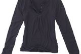 Aigle verwendet nur Baumwolle aus biologischem Anbau. Auberginefarbenes Shirt "Tijie", um 45 Euro
