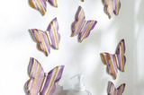 Butterfly-Effect    Hau den Frühling an die Wand! 3er Set, bestehend aus handbemalten Keramik-Schmetterlingen mit Klebestreifen auf der Rückseite.     Preis: ca. 25 Euro, über  www.otto.de
