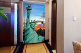 We love New York! Deswegen haben wir die Freiheitsstatue auch gerne zu Hause. Über Bilder-Welten, um 100 Euro. Größe: ca. 81 x 208 cm.