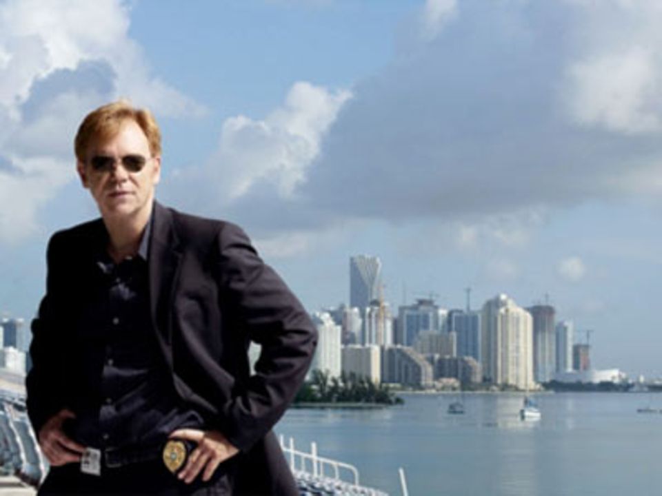 TV-Tipp "CSI: Miami": In neuen Fällen klärt das CSI-Team um Lt. Horatio Caine (David Caruso) mit Hilfe modernster Technik wieder spektakuläre Verbrechen in der Millionenstadt Miami auf.