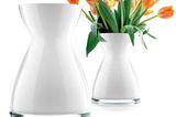 Wenn es mal etwas mehr sein darf: Mundgeblasene Vase "Florentine" für üppige Sträuße von Eva Solo, Höhe 20 cm, um 52 Euro. Über www.1a-versand.de