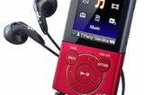 Ganz neu und in kompaktem Design: Die Sony Walkman-Modelle der E-Serie in den Farben Rot und Schwarz. Die E-Serie spielt neben Musik auch Video- und Foto-Dateien ab und verfügt über ein hoch auflösendes, farbiges 2"-LC-Display.  Um 80 Euro. Mehr zur Sony Walkman E-Serie findet ihr ab Ende September bei "Sony".