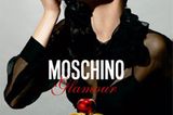 "Glamour" von Moschino ist ein verführerischer Duft. Bei unserem Gewinnspiel könnt ihr ein Duftset bestehend aus Bodylotion und Parfüm gewinnen. Glamour, 30ml um 40 Euro.
