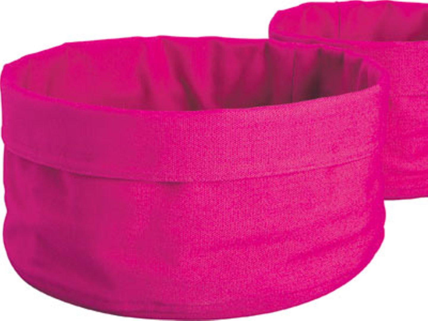 H&M Home    Bloß keine Unordnung: Pinkfarbene Körbe für Make-up, Haarklammern und Co. aus der Herbstkollektion 2009 von H&M Home. 2er-Set aus 100% Baumwolle, um 10 Euro. Erhältlich ab August. Über www.hm.com