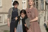TV-Tipp: "Kinder des Sturms"     Maria (Magali Greif) wird von ihrer neuen Pflegemutter (Eva Herzig) abgeholt. Die verspricht ihr ein schönes Leben auf dem Bauernhof. Doch der Abschied von Tante Jutta (Sophie Rois) fällt dem Mädchen sehr schwer.