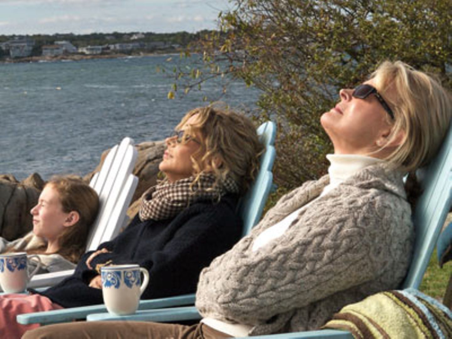 Im Kino: "The Women": Drei Generationen: Molly (India Ennenga), Mary (Meg Ryan) und Catherine (Candice Bergen) genießen ihren Urlaub.