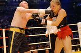 Highlights aus zehn Jahren "TV Total": Stefan Raab boxt gegen Regina Halmich