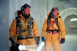 "The Day after Tomorrow": Jack Hall (Dennis Quaid, li.) und Jason Evans (Dash Mihok) sind auf dem Weg durch die Eiswüste von Washington nach New York, um Jacks Sohn zu retten. Doch nicht einmal der kälteresistente Jack ist auf das vorbereitet, was passieren wird - ihm, seinem Sohn und dem gesamten Planeten...