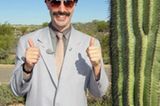 TV-Tipp: "Borat" Der kasachische Reporter Borat (Sacha Baron Cohen) schließt Freundschaft mit dem Land, das er für seine Zuschauer erkunden möchte. Das Ziel seiner Reise: "Kulturelle Lernung von Amerika um Benefiz für glorreiche Nation von Kasachstan zu machen".
