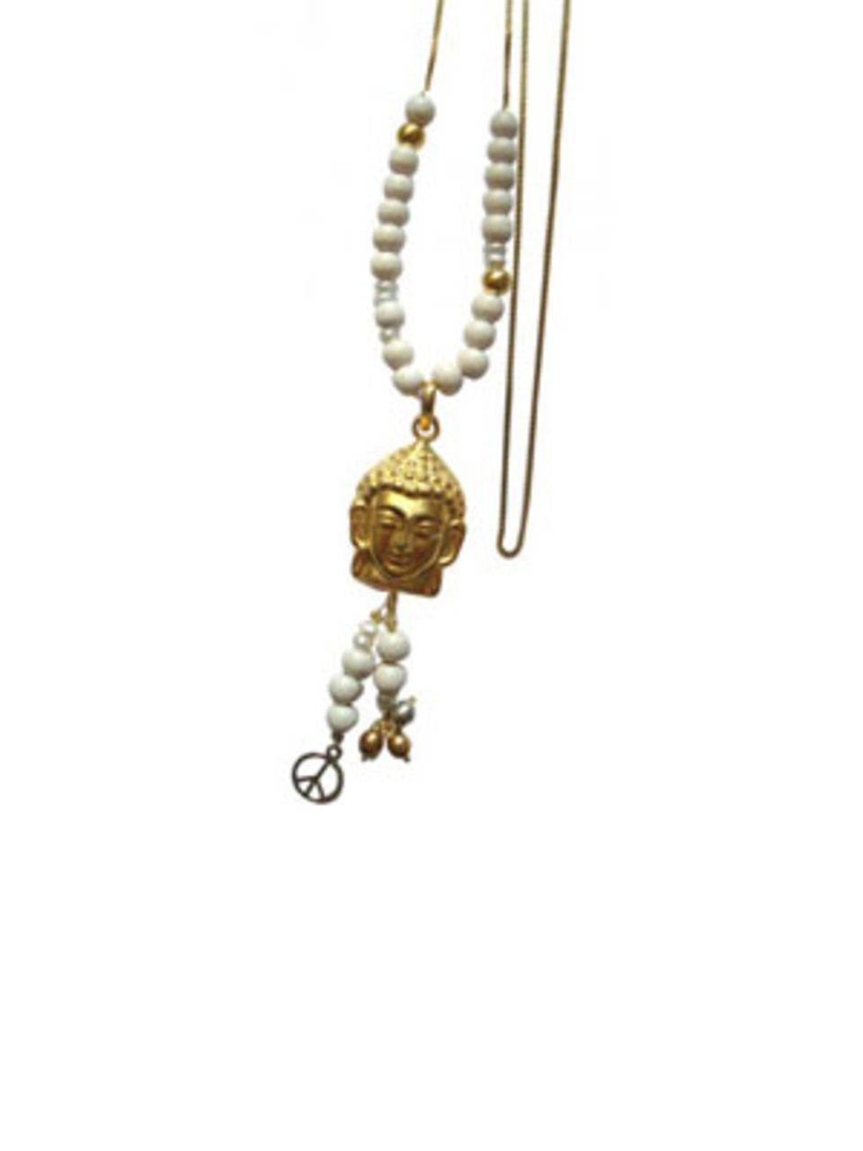 Friedvolle Perlenkette mit Buddha-Kopf von Daily Obsessions, um 110 Euro. Über www.dailyobsessions.com.