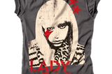 T-Shirts mit großem Print gehören im Frühling in jeden gut sortierten Kleiderschrank. Rockiges Shirt mit Lady Gaga-Print von Amplified, um 30 Euro.