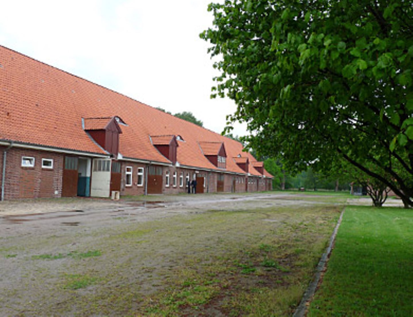 Die Werkstätten sind in alten Bauernhof-Gebäuden untergebracht und stehen unter Denkmalschutz.