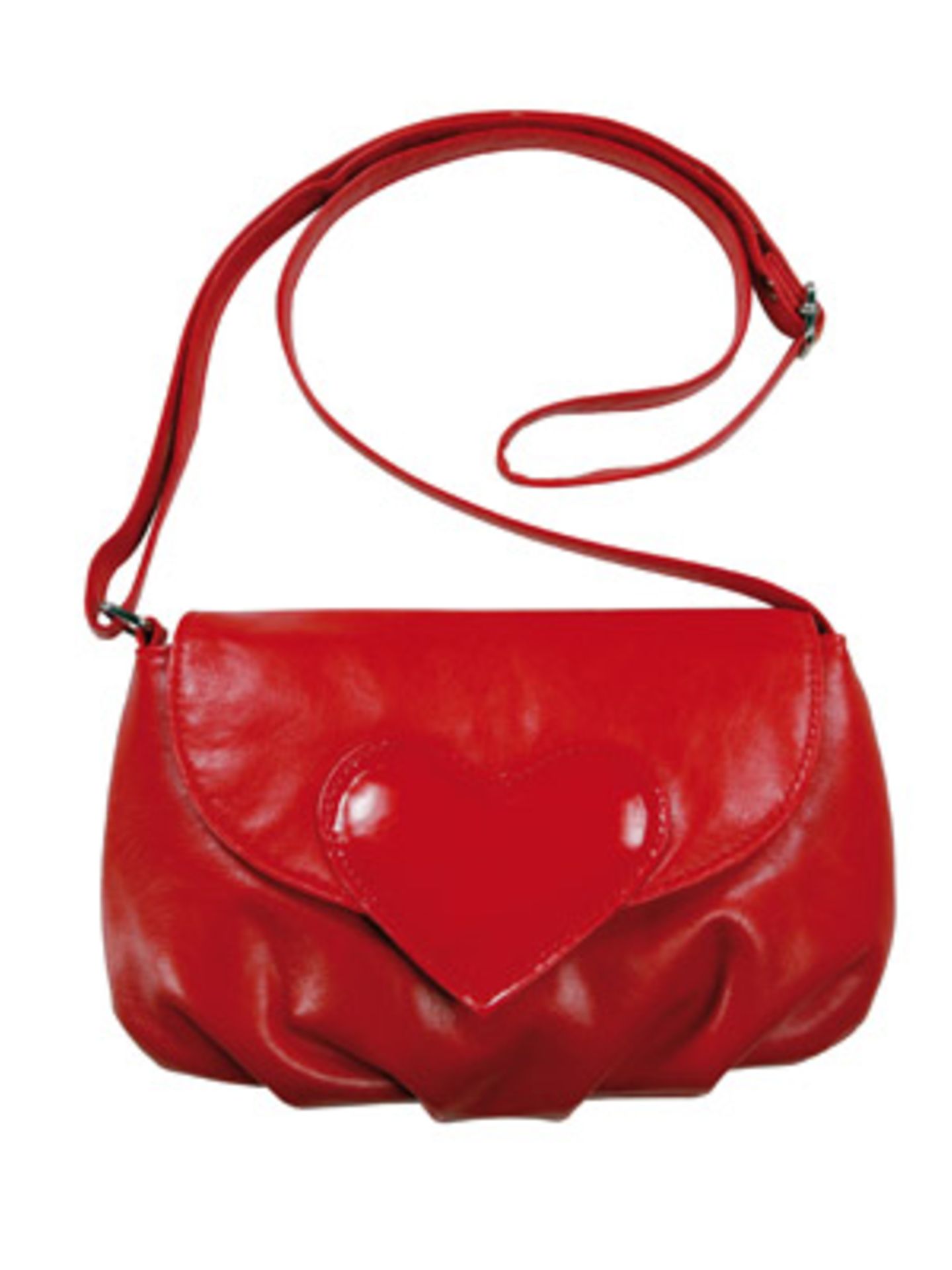 Rote Tasche mit Herzverschluss von K&L, um 8 Euro.