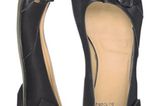 Sandale mit raffinierten Details aus schwarzem Leder.Von Bronx, um 74,99 Euro. Über www.frontlineshop.com