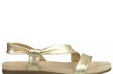 Goldene Sandale im Metallic-Look von Aerosoles, ca. 69,95 Euro.