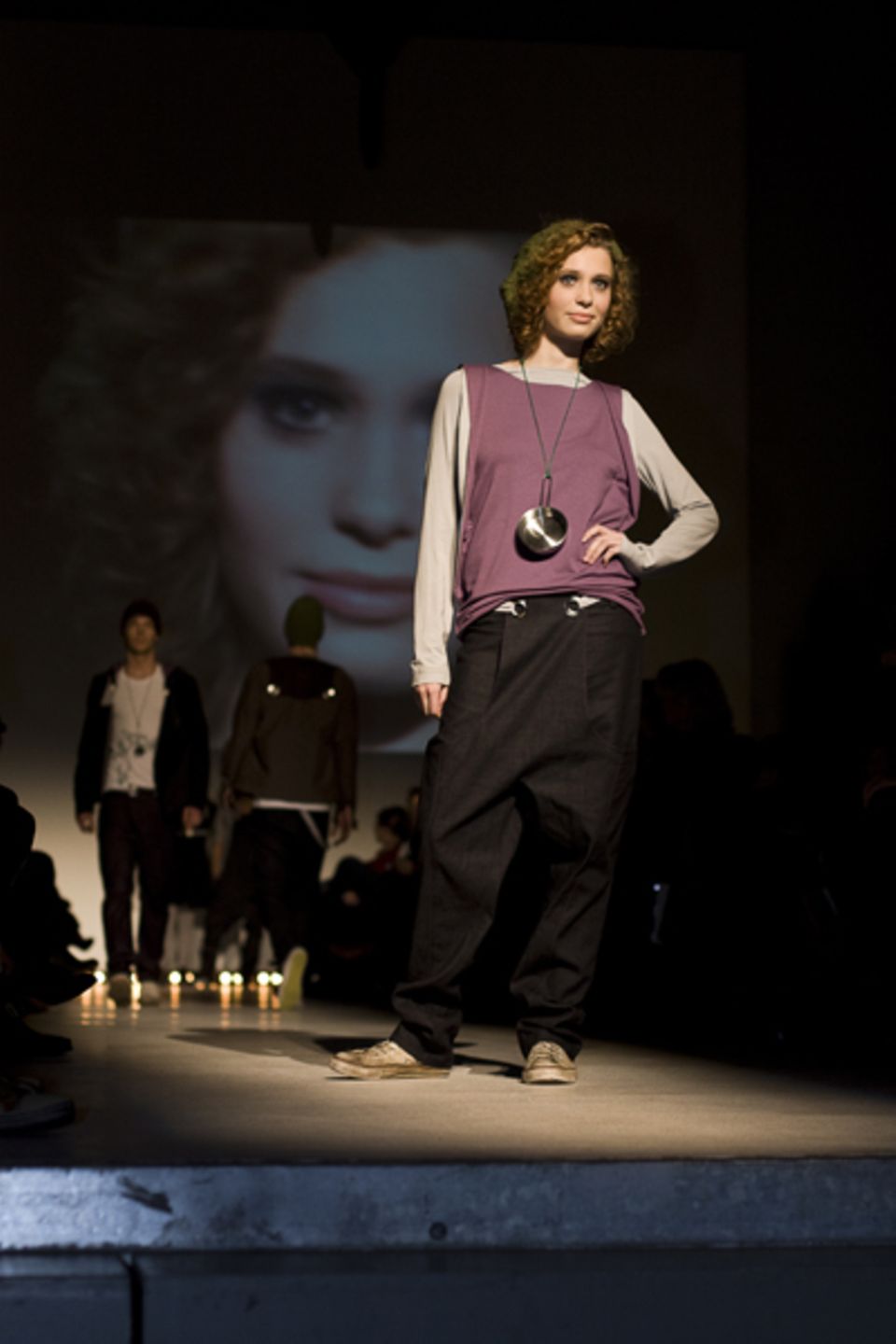 Laura Früchtenicht: apron appeal Ihre Streetwear-Kollektion besteht aus sechs DOB- und drei HAKA-Looks.