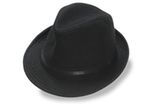 Schwarzer Hut, 9,90 Euro; von Orsay