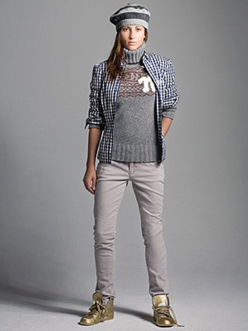 Pullover 149,00 Euro; Shirt: 69,90 Euro; Jeans 119,00 Euro; Hut 29,90 Euro; von CAMPUS by Marc O'Polo