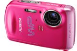 Die Fujifilm Z33 Waterproof Digitalkamera ist die weltweit kleinste wasserfeste Kamera. Außerdem besitzt sie eine Gesichtserkennung, Video- und Bildbearbeitungsfunktion. Um 200 Euro. Mehr Informationen zu der Kamera findet ihr bei Fujifilm.