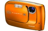 Die stylische Fujifilm Z30 Digitalkamera ist nicht nur kompakt, sie kann auch einiges: zehn Megapixel, Fujinon Objektiv mit dreifach optischem Zoom, Gesichtserkennung, automatische Motiverkennung und Videoaufnahme. Um 180 Euro. Mehr Informationen findet ihr bei Fujifilm.