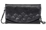 Raffiniert: Bei der schwarzen Ledertasche von Belmondo sitzen die Nieten unter dem Leder. Ein Trend, den es sich im Herbst unbedingt zu merken gilt. Um 100 Euro.