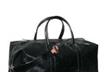 Schick und schlicht ist diese Reisetasche aus Glattleder von Jost, um 400 Euro. Über www.taschenkaufhaus.de.
