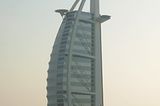 Bekanntheit hat Dubai vor allem durch seine vielen spektakulären Bauprojekte erreicht. Das Burj Al Arab ist das einzige 7-Sterne-Hotel der Welt.