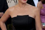 Kate Winslet war die Frau des Abends. Sie gewann gleich zwei Golden Globes, als beste Hauptdarstellerin (Kategorie Drama) für "Zeiten des Aufruhrs" und als beste Nebendarstellerin für "Der Vorleser".