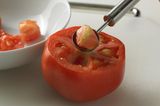 Tomatenfleisch entfernen