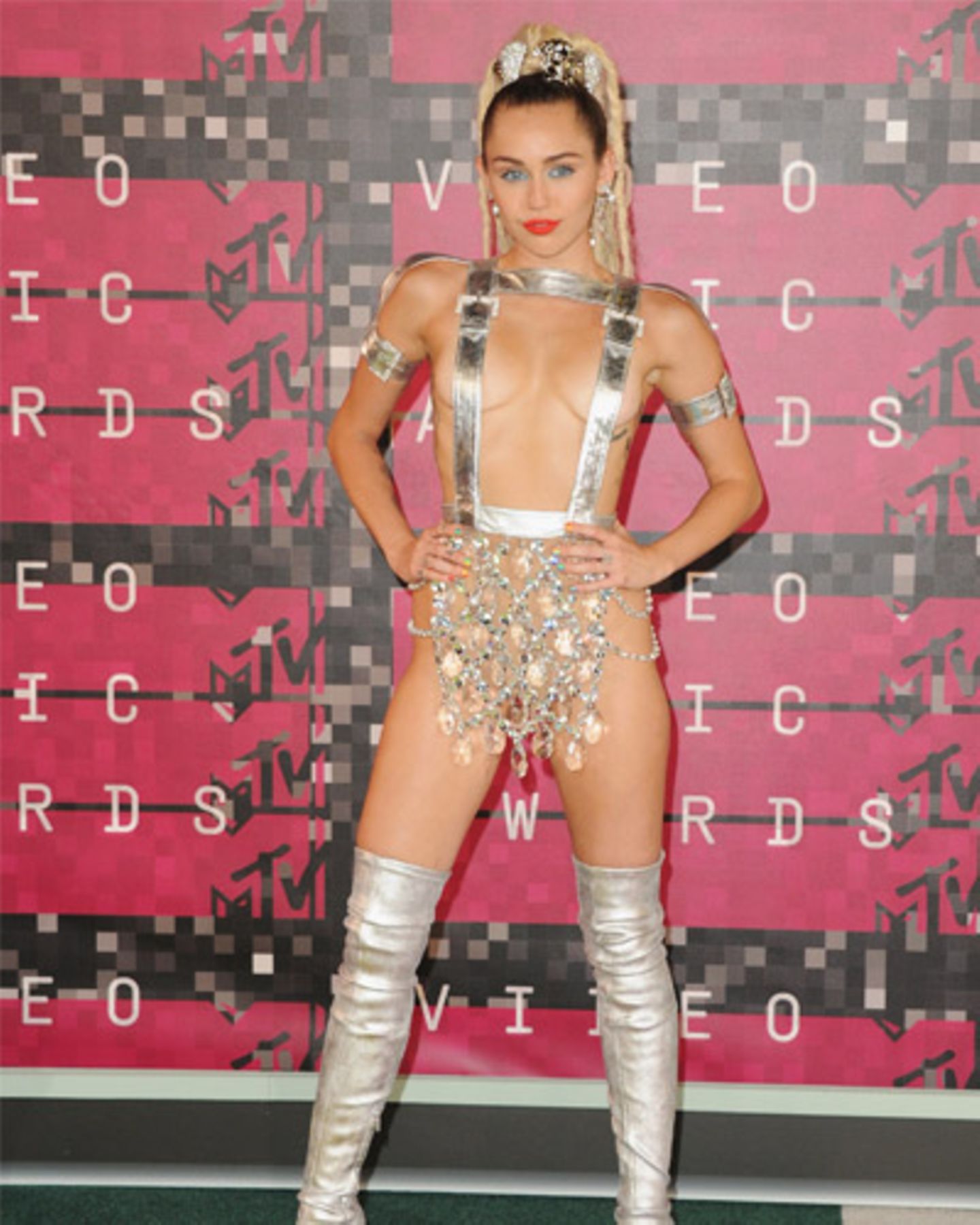 MTV Video Music Awards 2015: Miley Cyrus