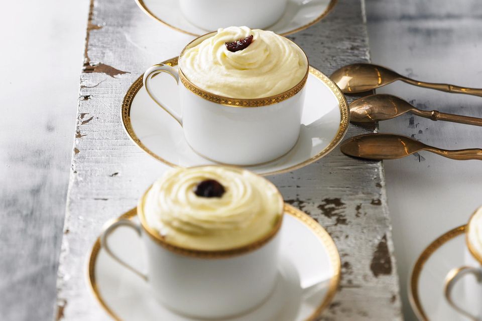 Schnelles Tiramisu mit getrockneten Kirschen Schnelles Tiramisu mit getrockneten Kirschen