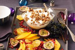 Quarkcreme mit Obstsalat Quarkcreme mit Obstsalat