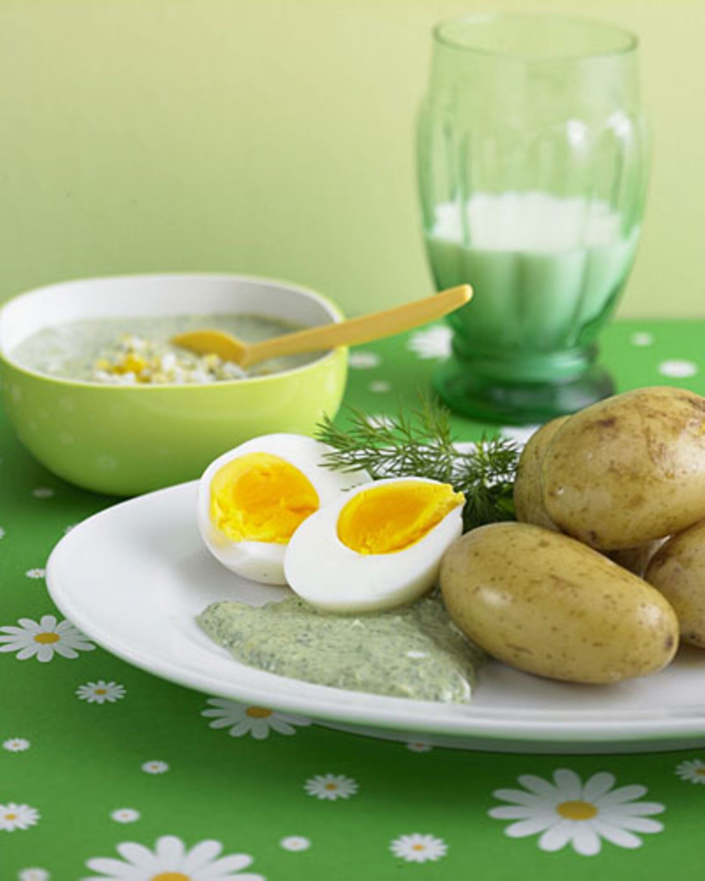 Frankfurter grüne Soße mit Pellkartoffeln und Ei