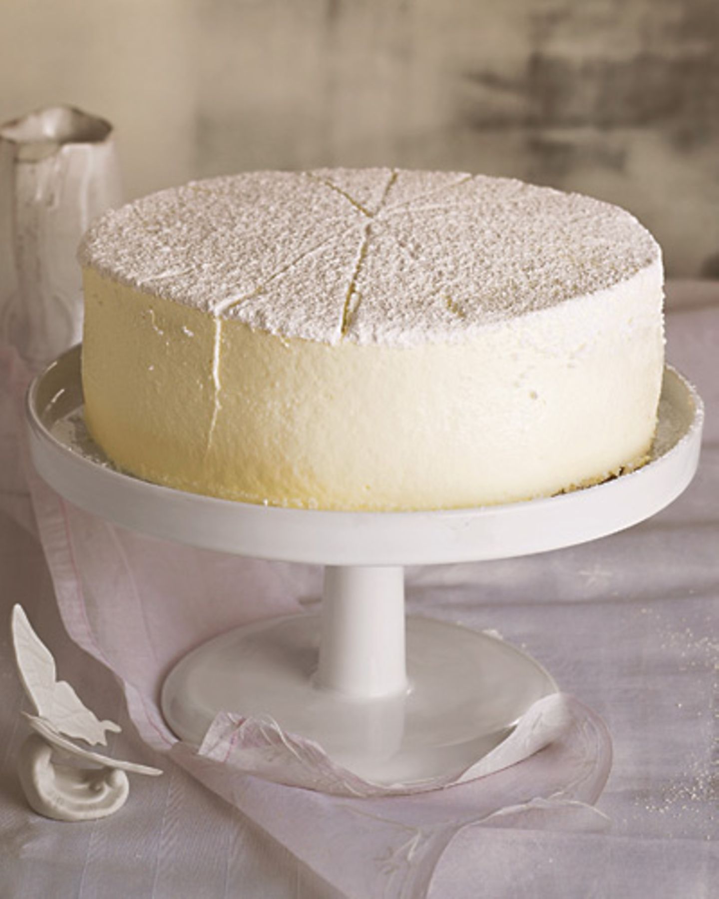 Ein Traum in Weiß und super vorzubereiten: Diese Torte kann sogar eingefroren werden!