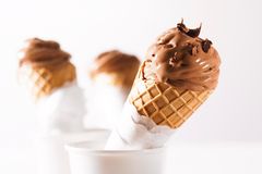 Eis selber machen: Espresso-Schoko-Softeis Eis selber machen: Espresso-Schoko-Softeis