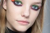 Herbst-Make-up-Trend: Bunter Kajal bei Fendi