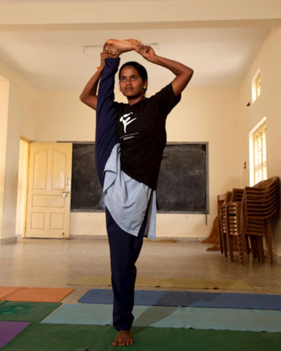 "Yoga ist eine Kunst", sagt B.K.S. Iyengar. Beim Anblick dieses Mädchens aus der fortgeschrittenen Yogaklasse kann man dem nur zustimmen.