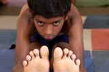 Yoga steht für alle Kinder in Bellur auf dem Stundenplan. Das ist Iyengars Wunsch.