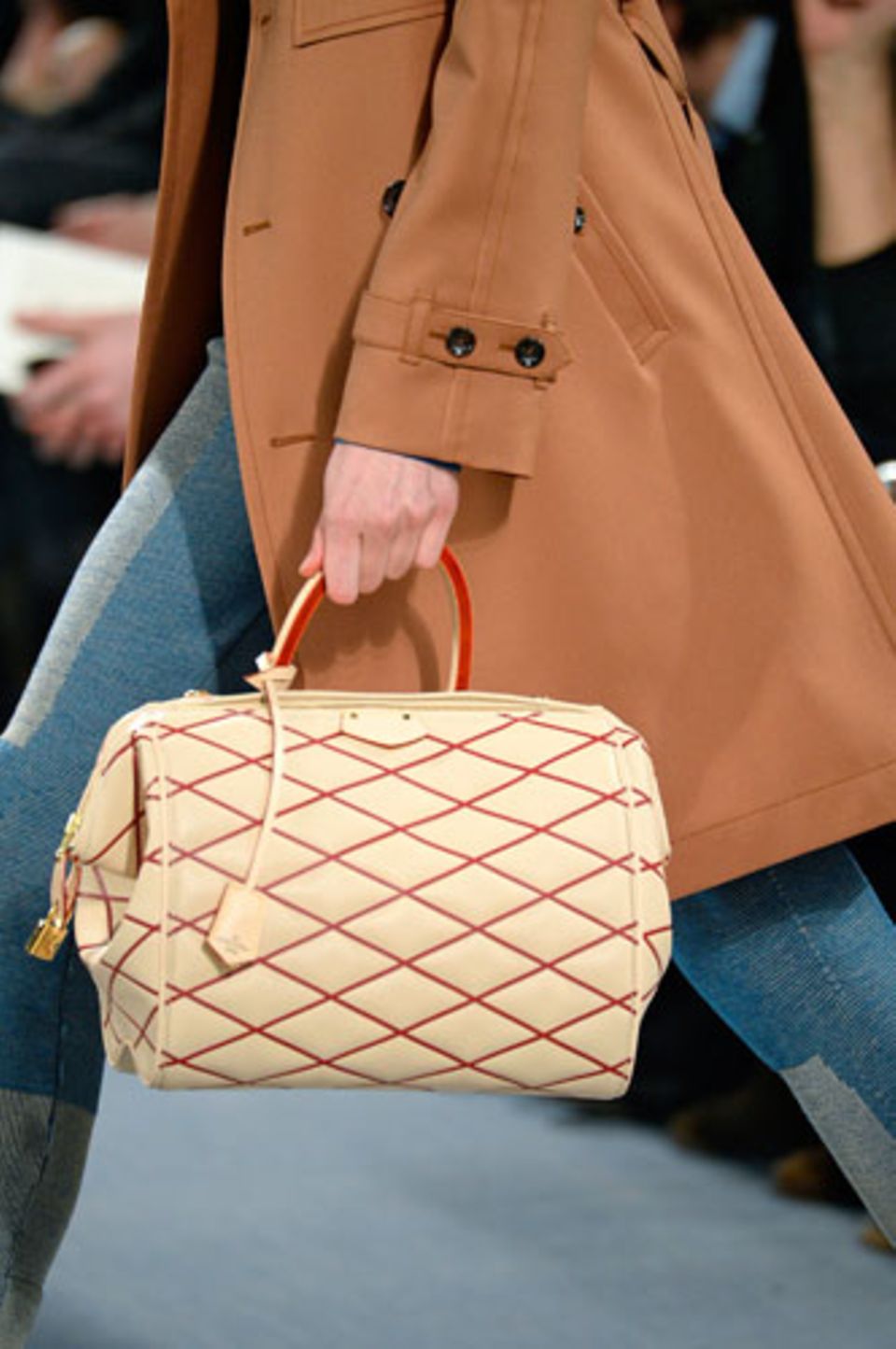 Auch bei Louis Vuitton versprühen die Taschen Retro-Charme.