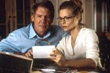 Den Schlusspunkt der Harrison-Ford-Reihe setzt das ZDF mit dem gruseligen Psychothriller "Schatten der Wahrheit", in dem Michelle Pfeiffer als Fords Ehefrau ungebetenen Besuch aus der Vergangenheit erhält.