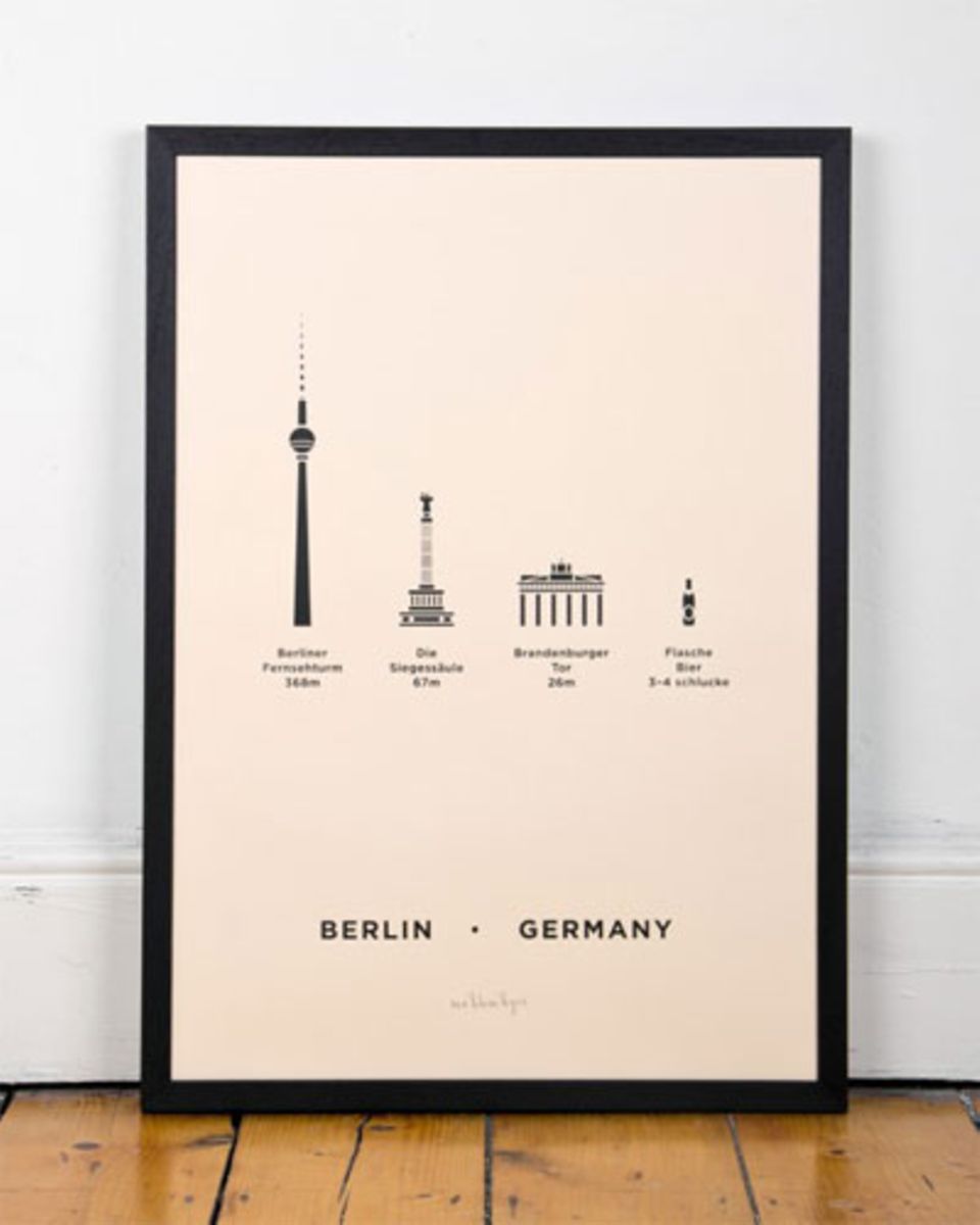 Das Designbüro "Me&Him&You" aus Dublin entwickelt die verschiedensten Designs: Logos, Räume, Kampagnen, Websites, Produkte, Bücher, ... und eben auch Poster. Mit der Städteserie bekennen Sie sich ganz stilvoll zu Ihrer Lieblingsmetropole - zum Beispiel "Berlin", circa 60 Euro ...
