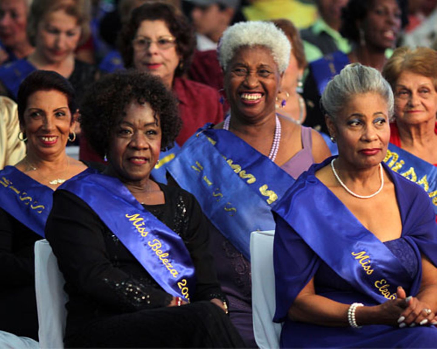 Die Schönheitsköniginnen der letzten Jahre waren Ehrengäste und verfolgten den Wettbewerb von den besten Plätzen.